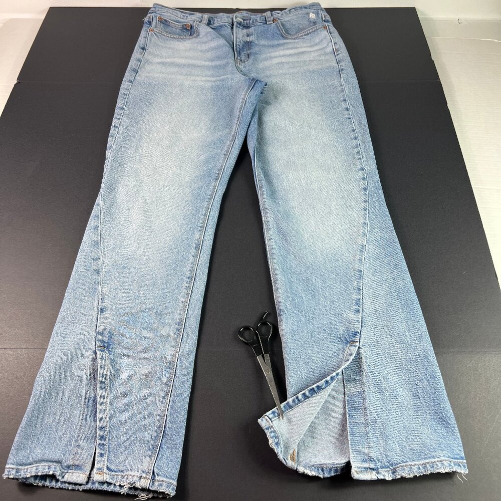 American Eagle Jean Women 34x30* 90s Bootcut Light Blue Split Seam Denim Tag 12R